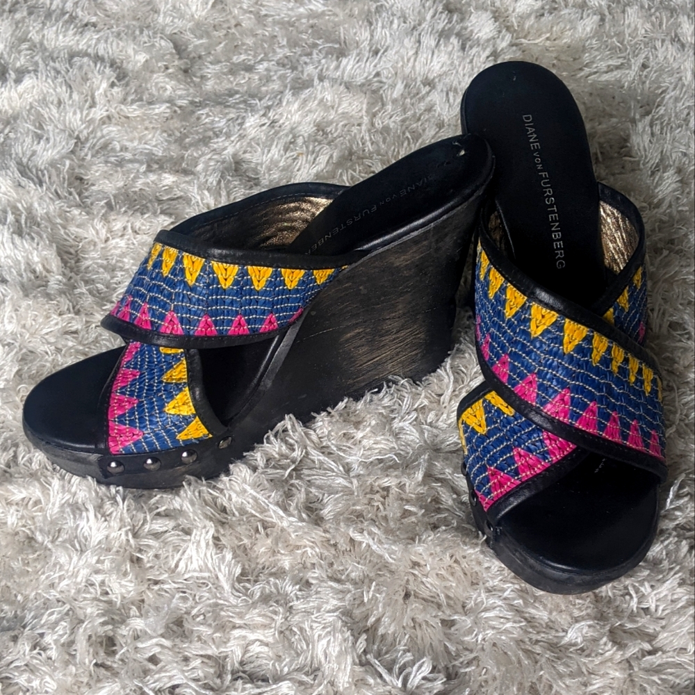 MOVING SALE! DIANE VON FURSTENBERG Wedges - Picture 8 of 9